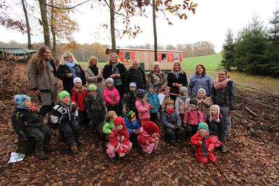 Bild vergr��ern: Zwanzig kleine �Mooswichtel� bev�lkern den Wald bei Niederdielfen.