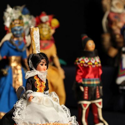 Bild vergr��ern: Puppen aus aller Welt