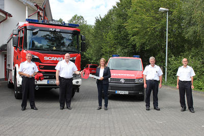 Fahrzeug�bergabe_05_vlnr Schneider Pieck Schuppler Rogalski Boller