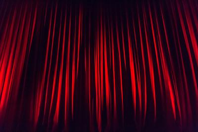 stage-curtain-660078_1920