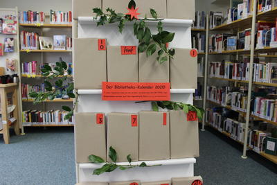 Weihnachtliche Bibliothek