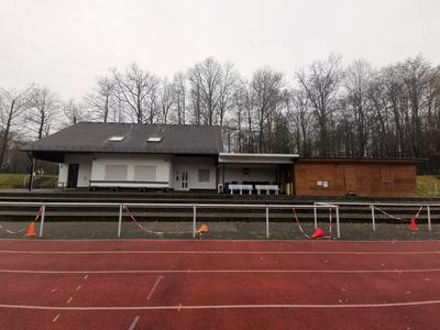 Bild vergr��ern: Die Gemeinde Wilnsdorf hat F�rdermittel f�r die Sanierung des Sportgeb�udes auf der Wilnsdorfer Bezirkssportanlage "H�hw�ldchen" gestellt.