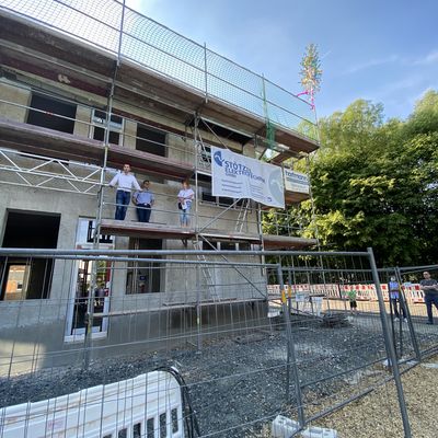 Bild vergr��ern: Baubesichtigung der Erweiterung der Grundschule Dielfen