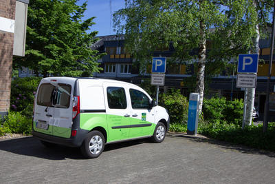 Lades�ule f�r Elektrofahrzeuge am Wilnsdorfer Rathaus