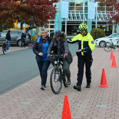 Bild vergr��ern: Fahrradkurs_04