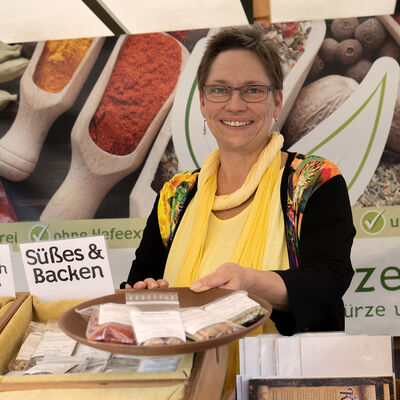 Bild vergr��ern: vierzehnt�gig: Kib�W�rze (Gew�rze, Kr�uter, Tee, Seifen)
