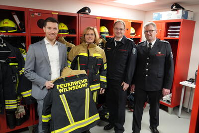 Neue Feuerwehrkleidung