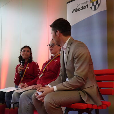Bild vergr��ern: Sportlerehrung 2023 - Interview mit den Judo-Bezirksmeisterinnen
