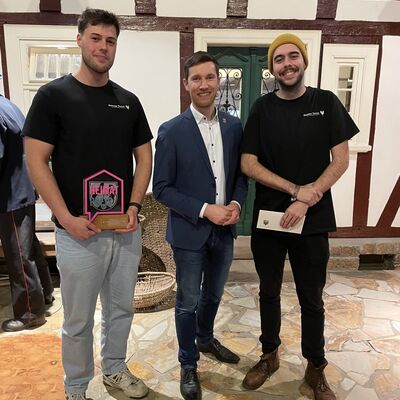 Bild vergr��ern: Heimatpreis-Platz-2-Foerderverein-der-Feuerwehr-Anzhausen