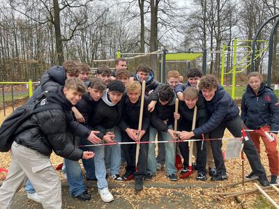 Neues Sportger�t am Gymnasium Wilnsdorf