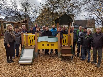 Einweihung der neuen Spielger�te in Gernsdorf