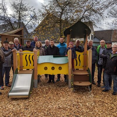 Bild vergr��ern: Einweihung der neuen Spielger�te in Gernsdorf