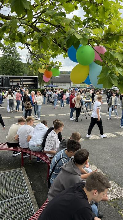 Buntes Programm bei der Jubil�umsfeier der Realschule Wilnsdorf