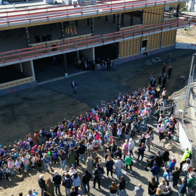 Bild vergr��ern: Begr��ung am Neubau der Grundschule am H�hw�ldchen