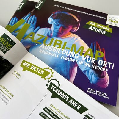 Bild vergr��ern: Wer einen Praktikumsplatz sucht oder einen Platz f�r die schulischen Berufsfelderkundungstage, wird in der Azubi-Map des AWU f�ndig. Die Neuauflage f�r 2025/2026 ist bereits in Arbeit und soll vor den Sommerferien in den weiterf�hrenden Schulen Wilnsdorfs verteilt werden.