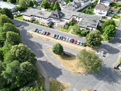 Bild vergr��ern: Busbahnhof Niederdielfen
