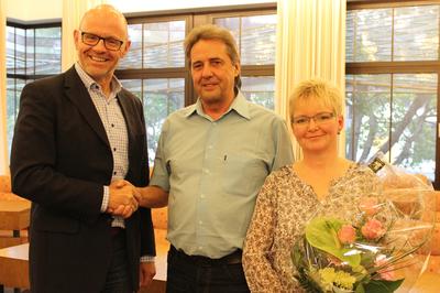 Staffelstab�bergabe: Wilnsdorfs 1. Beigeordneter Helmut Eich (l.) vereidigte am vergangenen Donnerstag G�nter Richter als neuen Ortsvorsteher Wilgersdorfs und verabschiedete die Amtsvorg�ngerin Elke Boller.