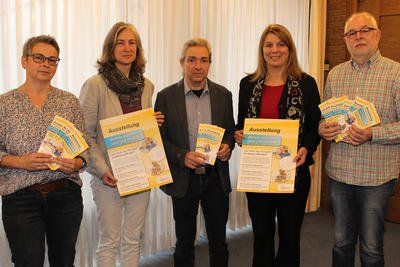 Sie wollen den Wilnsdorfer Senioren besseres Wohnen im Alter erm�glichen (vl.): Jutta Schmidt (Senioren-Service-Stelle), die Wohnberater Veronika Beckmann und Gundolf Janz (Wohnberatung Siegen-Wittgenstein e.V.), Wilnsdorfs B�rgermeisterin Christa Schuppl